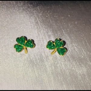☘️ GREEN CLOVER ST PATTYS DAY STUD EARRINGS☘️